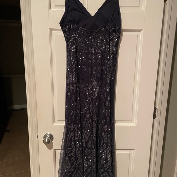 Gorgeous navy & silver gown - Picture 5 of 6